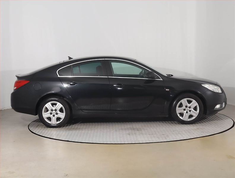 Opel Insignia (2011) 1.4 Turbo, Navi, Tempomat - fotka 6 z 14