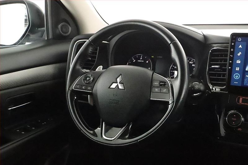 Mitsubishi Outlander (2016) 2.2 DI-D, 4X4, Automat - fotka 8 z 18