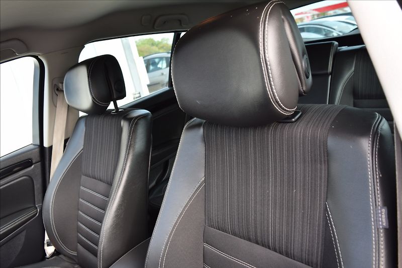 Renault Laguna 2,0 dCi 110KW NATÁČ. ZAD.NÁP. - fotka 17 z 49