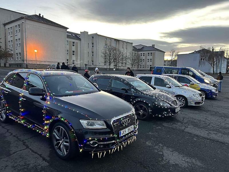Vánoční spanilá jízda v Klatovech.