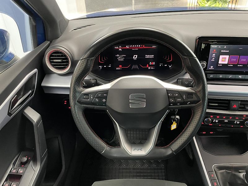 Seat Arona 1.0 TSi FR  ČR 1.MAJ ZÁRUKA  - fotka 21 z 26