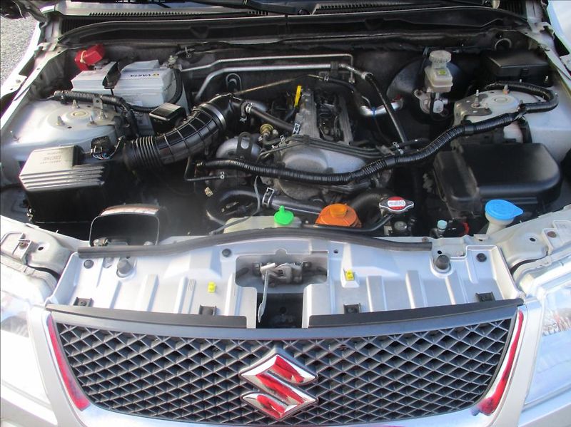 Suzuki Grand Vitara 1,6 i,4x4,klima, - fotka 20 z 22