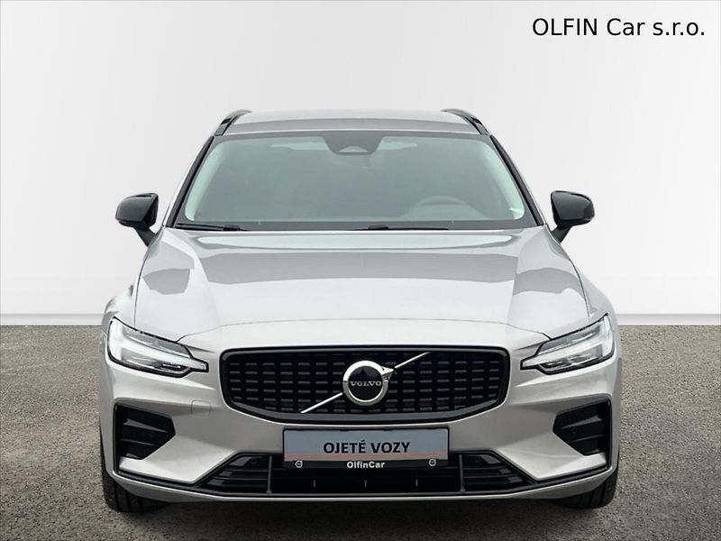 Volvo V60 2,0 145kW FWD PLUS DARK  B4 - fotka 4 z 26