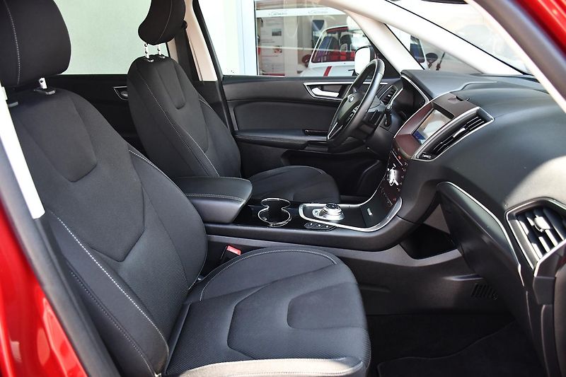 Ford S-MAX 2,0TDCi ČR 1.MAJITEL 140KW AT - fotka 13 z 53
