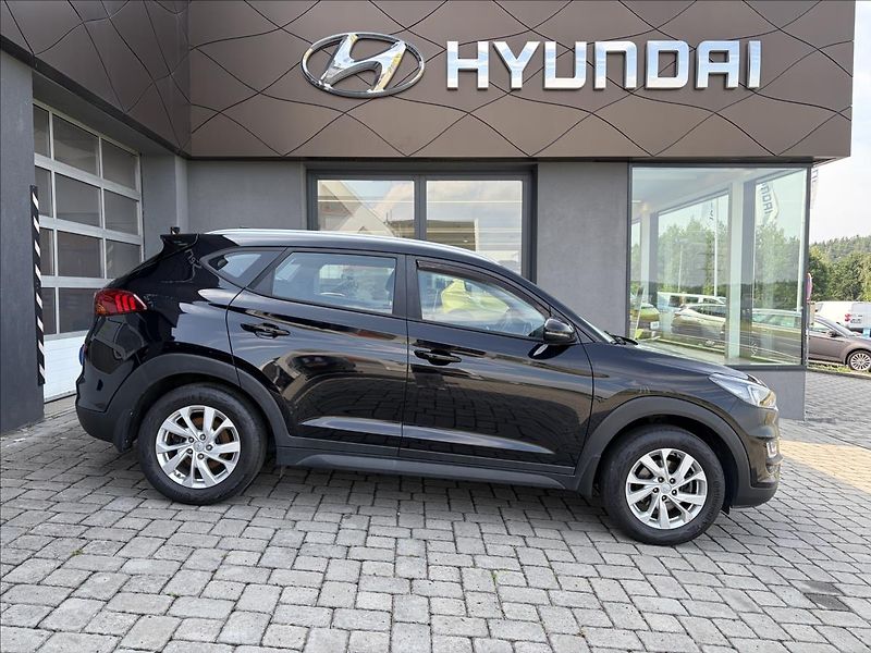 Hyundai Tucson 1,6 GDI Trikolor - fotka 16 z 17