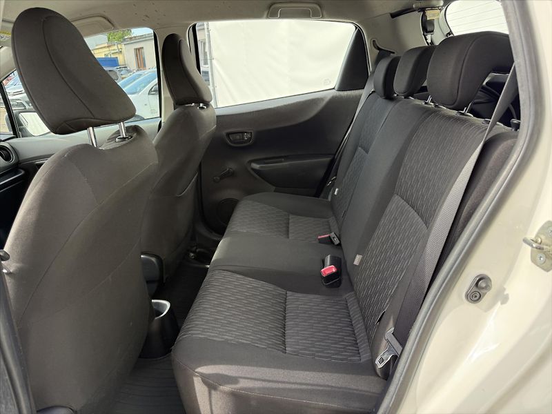 Toyota Yaris 1,0 AZ Power - fotka 10 z 15