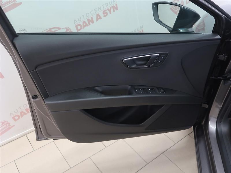 Seat Leon 2,0 TDI 110KW DSG Stylance - fotka 10 z 33