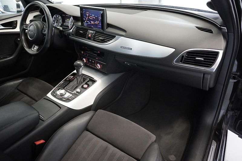 Audi S6 4.0 V8 TFSI 309kW QUATTRO  - fotka 26 z 29