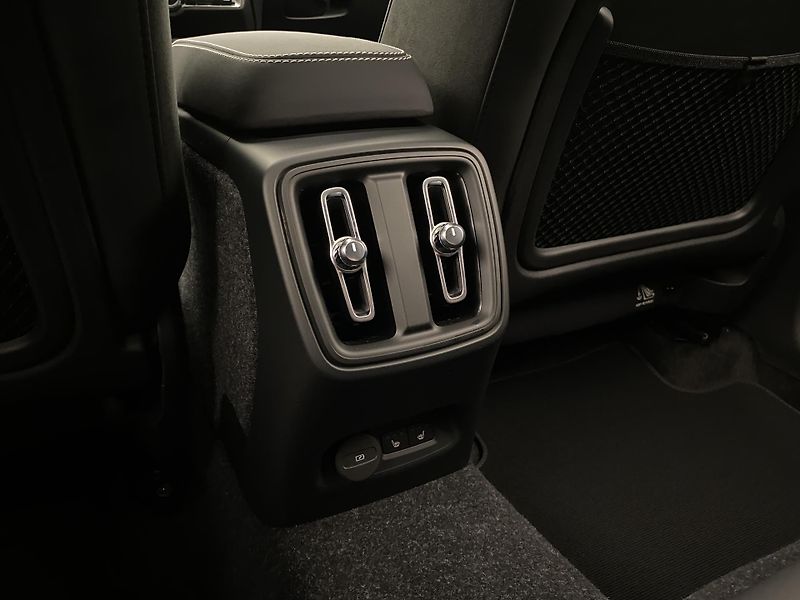 Volvo EC40 (2026) BLACK EDITION SINGLE EXT ULTRA - fotka 67 z 67
