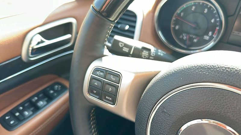 Jeep Grand Cherokee Overland Summit 3,0 CRD 177kW - fotka 14 z 34