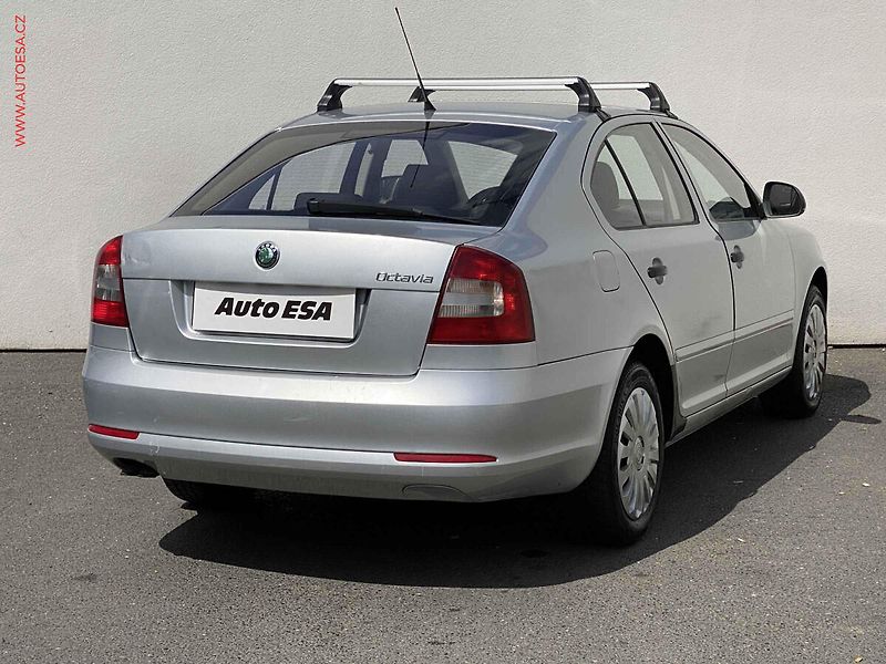 Škoda Octavia (2008) 1.9TDi, ČR, AC - fotka 4 z 16