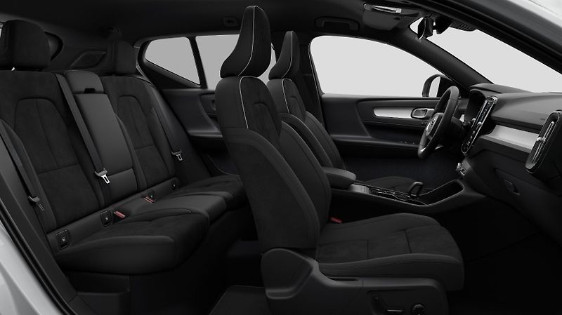 Volvo XC40 (2026) B3 PLUS DARK AUT - fotka 12 z 12
