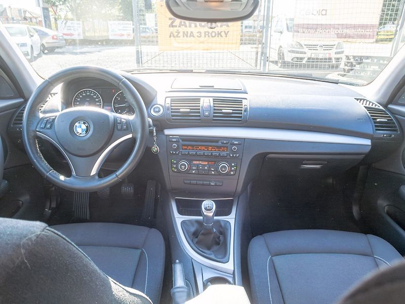 BMW Řada 1 (2010) 116i 90KW – 2x KOLA - fotka 12 z 43