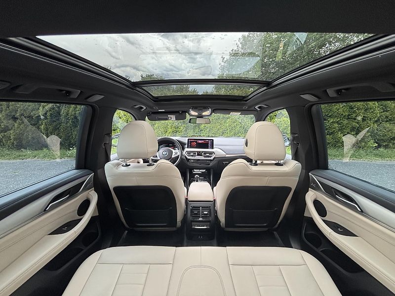 BMW X3 (2023) M40d xDrive HUD tažné PANO DPH - fotka 25 z 38