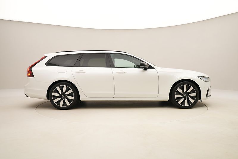 Volvo V90 T8 AWD RECHARGE DARK ULTRA - fotka 14 z 65
