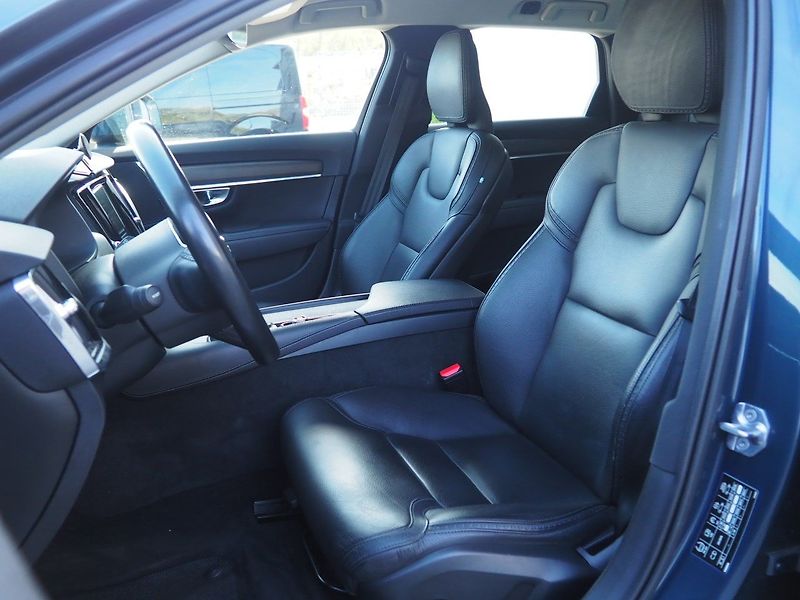 Volvo V90 (2018) D5, 173 kW, AWD, AT - fotka 10 z 46