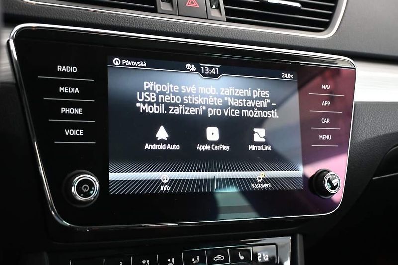 Škoda Superb (2022) 2.0 LED DSG ACC Virtual Kamera - fotka 17 z 34