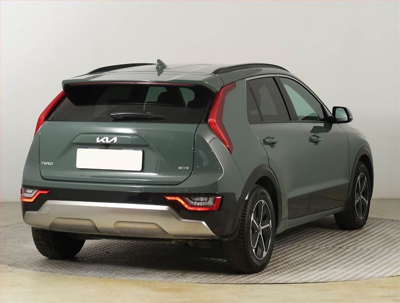 Kia Niro (2023) Premium Hybrid - fotka 5 z 29