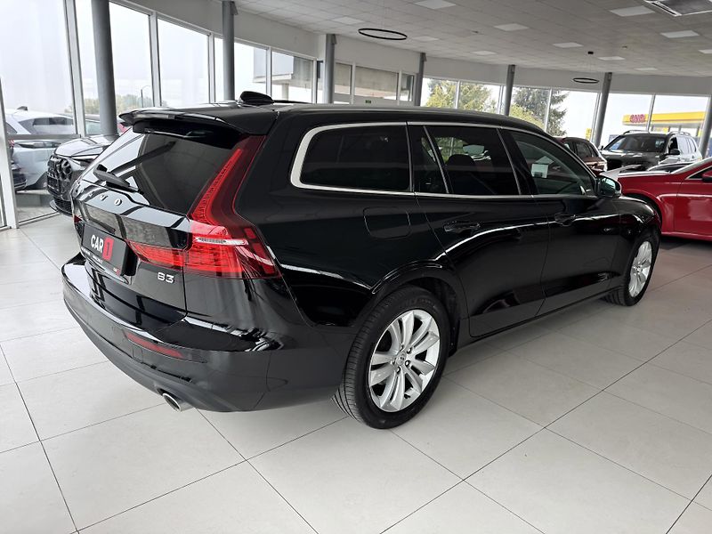Volvo V60 B3 AUT*120kW*KeyLess*LED*Kamer - fotka 5 z 35