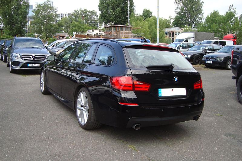 BMW Řada 5 (2013) 535d Xdrive,M-paket,S.kniha - fotka 65 z 73
