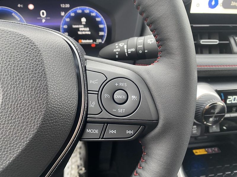 Toyota RAV4 2.5 Plug-in 185 Selection - fotka 18 z 23