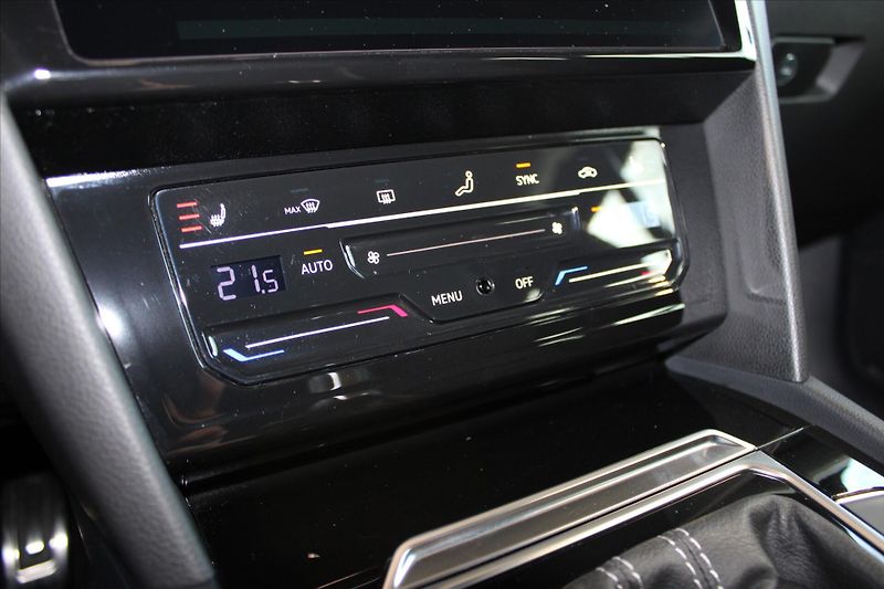Volkswagen Arteon TDi DSG R-Line Shooting Brake - fotka 27 z 35