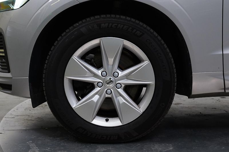 Volvo XC60 - fotka 10 z 26