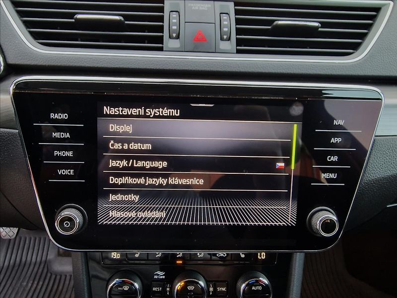 Škoda Superb 2.0TDI 110kW,původ ČR,1.Maj - fotka 31 z 50