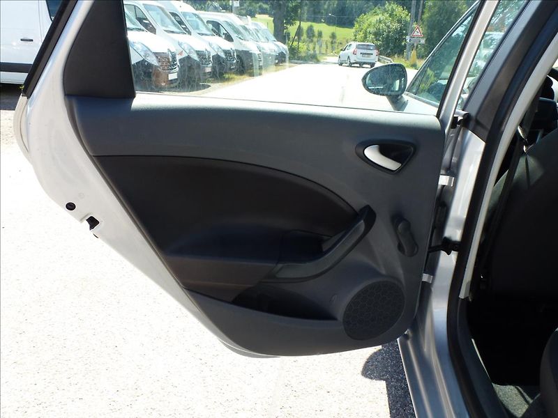 Seat Ibiza 1,2 TDI 3,4-3,9 l/100km  EcoMo - fotka 19 z 54
