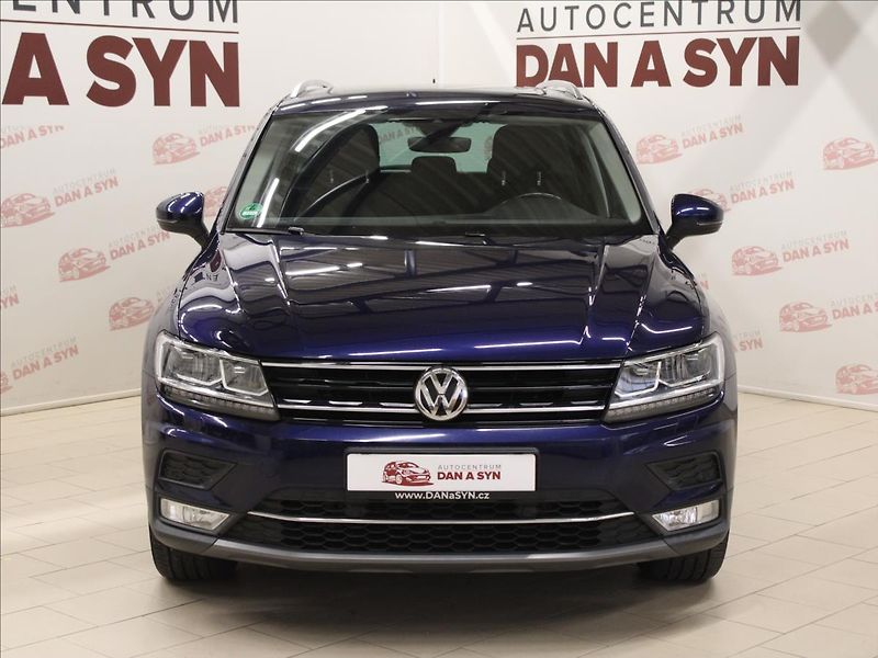 Volkswagen Tiguan 2,0 TDI Highline 4Motion DSG - fotka 2 z 39