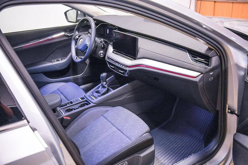 Škoda Octavia Style Plus Navigace 18 kola ČR - fotka 21 z 76