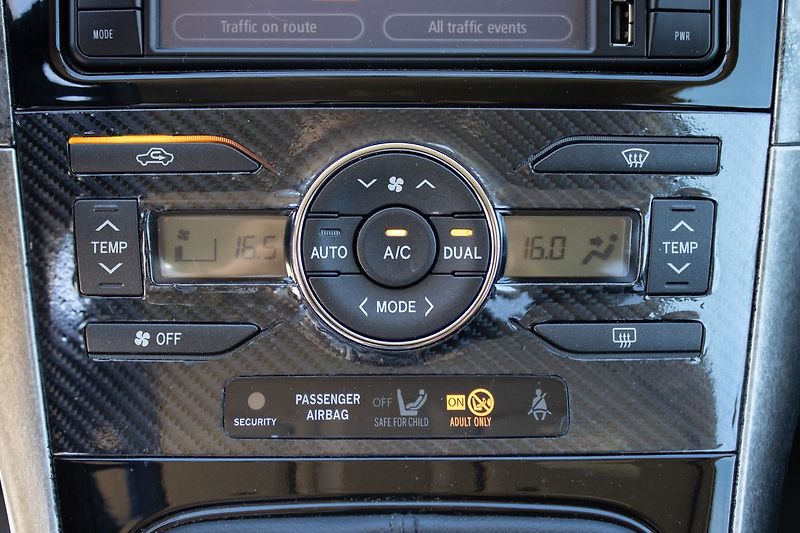 Toyota Auris BEMANI, servisované - fotka 22 z 38