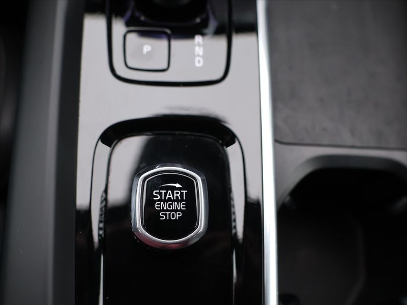 Volvo XC60 2,0 B5 AWD Plus Black Ed. AT - fotka 23 z 31