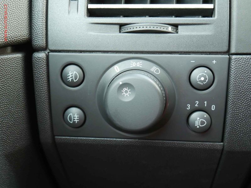 Opel Meriva (2009) 1.4i, ČR, AC, el. výbava - fotka 17 z 17