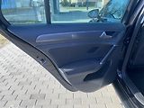 Volkswagen Golf 1.6TDi,PLNÁ VÝB.SUPER STAV!! - náhled 38
