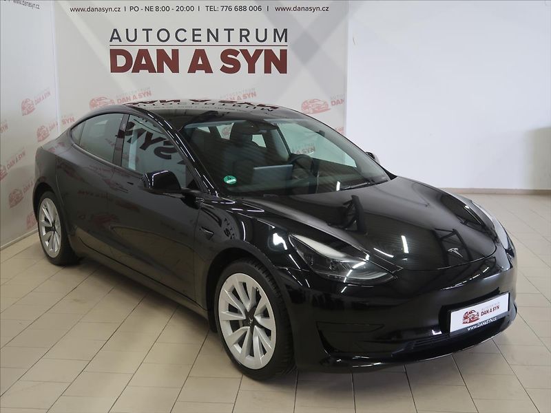 Tesla Model 3 0,0 1. majitel zánovní - fotka 4 z 32
