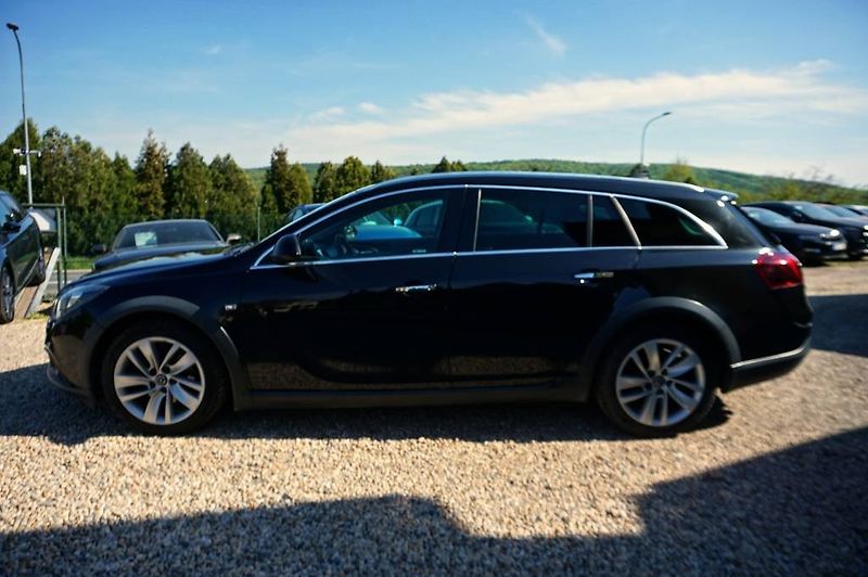 Opel Insignia (2016) COUNTRY 2,0 CDTI 125 kW - fotka 8 z 39