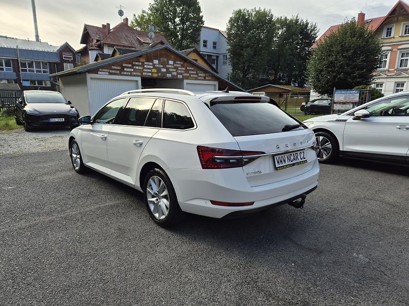 Škoda Superb Combi 2,0TDi 110kw DSG 17ALU - fotka 4 z 53