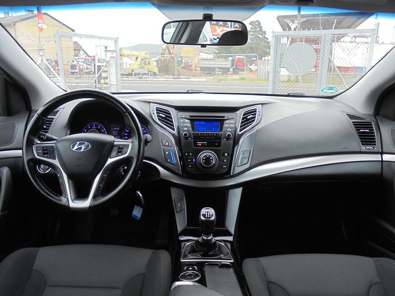 Hyundai i40 (2013) 1.6 GDI- KLIMA- SERVISKA - fotka 9 z 12