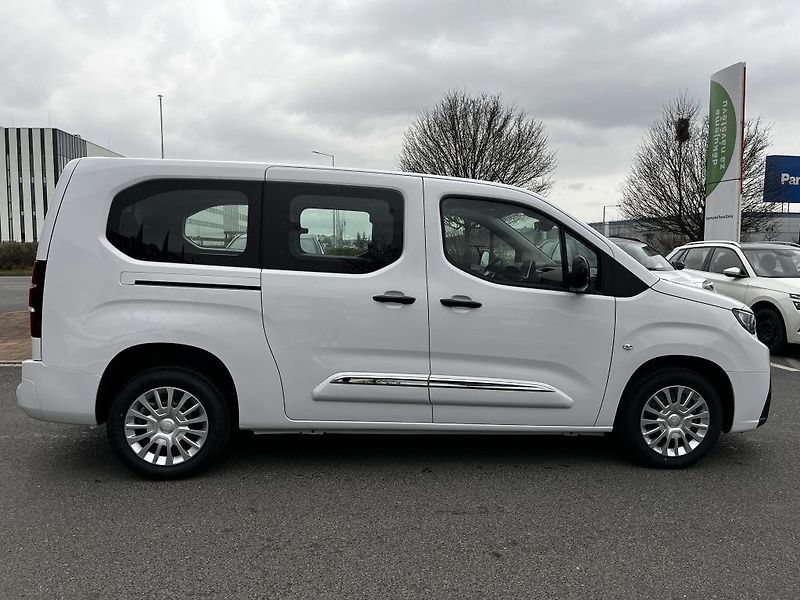 Toyota ProAce City Verso 1.5D MT Business ODBĚR 11/2026 - fotka 3 z 28