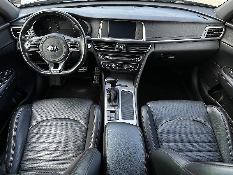 Kia Optima GT 2.0TGDi H-Matic Sportswagon - fotka 47 z 57
