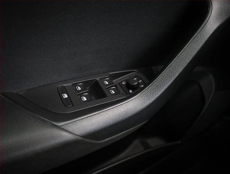 Škoda Karoq (2020) Style 1.6 TDI, ČR,1.maj - fotka 11 z 17