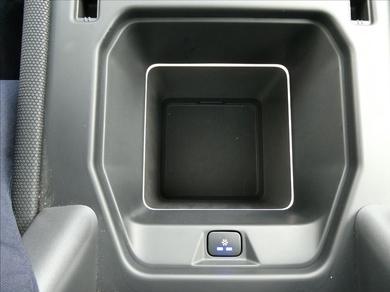 Land Rover Defender 5,0 P525 Carpath.EDT,1Maj,DPH - fotka 37 z 47