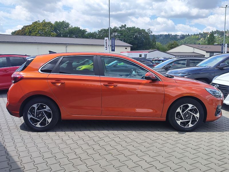 Hyundai i30 1.0 T-GDI/74kW Style DCT - fotka 4 z 37