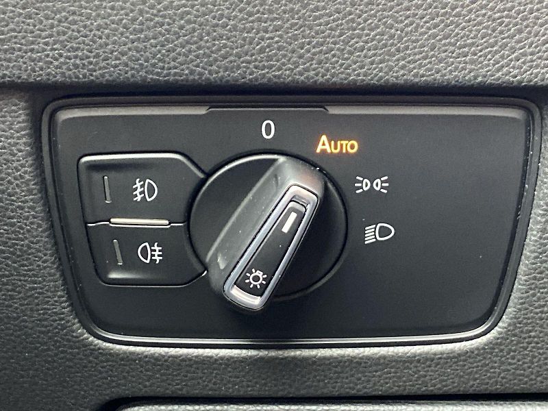 Volkswagen Passat (2019) 2.0 TDI DSG - fotka 18 z 34