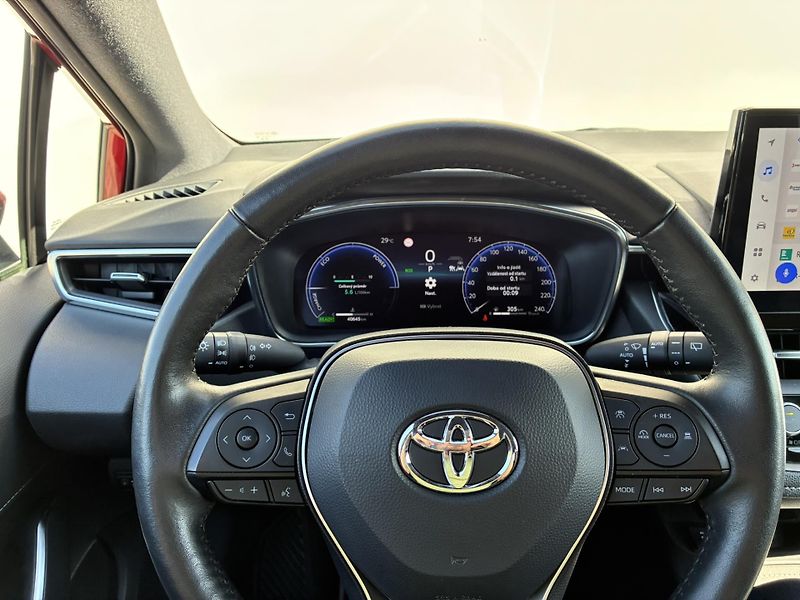 Toyota Corolla 1.8 HSD 140k e-CVT Style - fotka 14 z 22