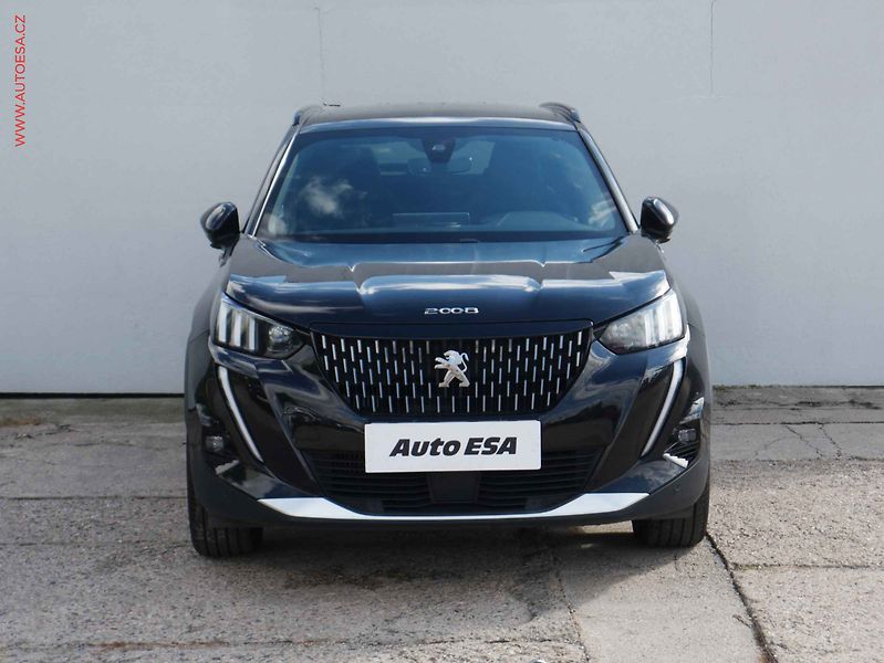 Peugeot 2008 (2019) 1.2 PT, GT, LED, AT, panor - fotka 2 z 16
