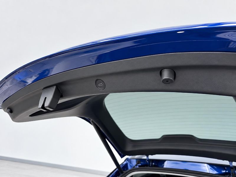 Tesla Model Y (2022) Long Dual Motor AWD-FSD-2022 - fotka 20 z 21