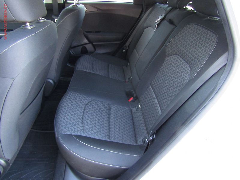 Kia Ceed (2019) 1.6 CRDi, 1.maj,ČR, Exclusive - fotka 10 z 18