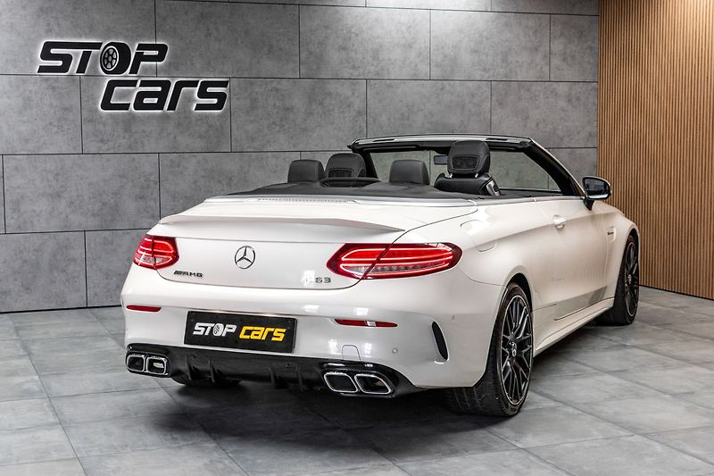Mercedes-Benz Třídy C C63 AMG V8 BURMESTER*NAPPA*DPH - fotka 11 z 51